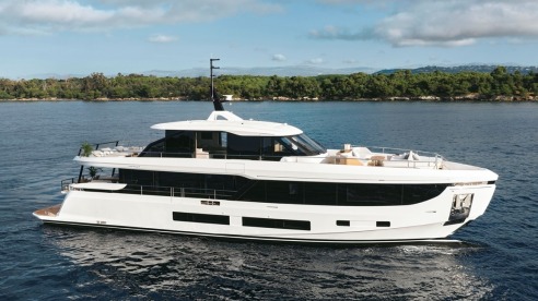 Azimut Grande 30M – exterior.